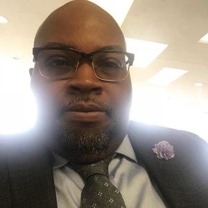 Meet your Posher, Derrick